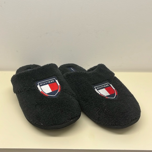 Tommy Hilfiger Logo Black Fur Slippers Men’s Size 9 (NWOT) - Picture 1 of 6